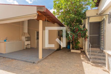 Casa para alugar com 136m², 3 quartos e 2 vagasQuintal