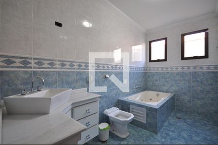 Casa à venda com 240m², 3 quartos e 7 vagasBanheiro do Quarto Suíte