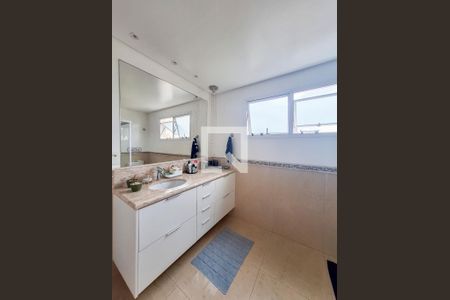 Apartamento à venda com 160m², 3 quartos e 3 vagasBanheiro Quarto 1