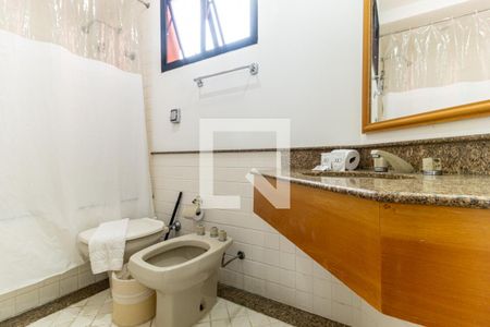 Banheiro de apartamento para alugar com 1 quarto, 48m² em Santa Cecilia, São Paulo