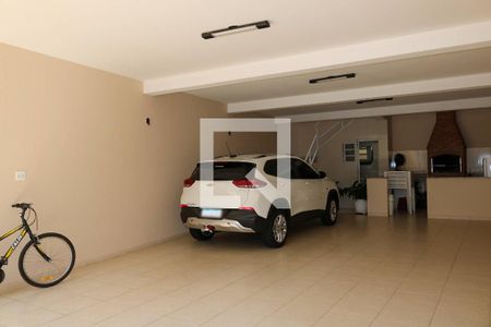 Casa à venda com 248m², 3 quartos e 6 vagas Casa à venda com 248m², 3 quartos e 6 vagasGaragem
