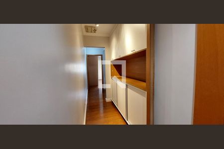 Casa para alugar com 171m², 3 quartos e 2 vagas Casa para alugar com 171m², 3 quartos e 2 vagasArmário Corredor quartos