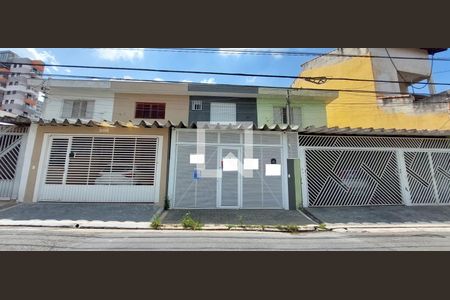 Casa para alugar com 171m², 3 quartos e 2 vagas Casa para alugar com 171m², 3 quartos e 2 vagasFachada