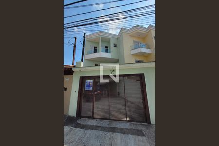 Casa à venda com 126m², 3 quartos e 2 vagasFachada