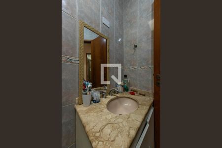 Casa à venda com 200m², 3 quartos e 4 vagasBanheiro 