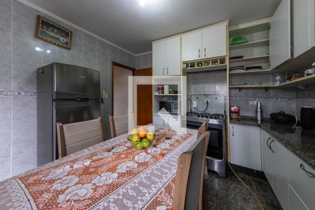 Casa à venda com 200m², 3 quartos e 4 vagasv
