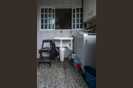 Casa à venda com 200m², 3 quartos e 4 vagasÁrea de Serviço