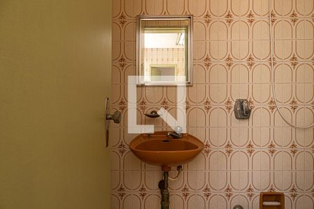 Casa à venda com 218m², 4 quartos e 3 vagasbanheiro na área de serviço