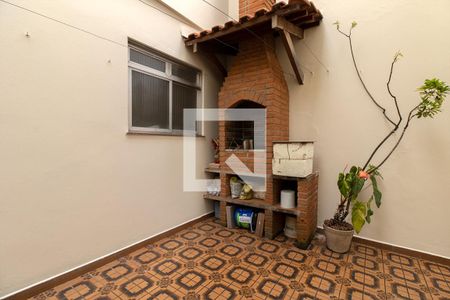 Casa à venda com 218m², 4 quartos e 3 vagaschurrasqueira