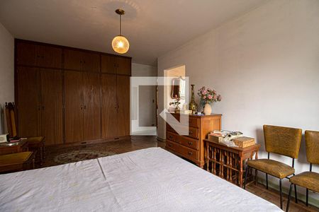 Casa à venda com 218m², 4 quartos e 3 vagassuíte2