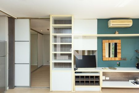 Sala/Cozinha de apartamento para alugar com 1 quarto, 42m² em Itaim Bibi, São Paulo