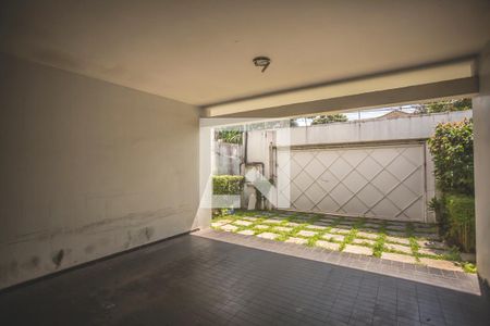 Garagem de casa à venda com 4 quartos, 800m² em Planalto Paulista, São Paulo