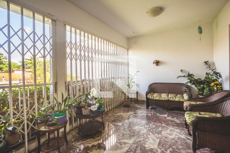 Varanda de casa à venda com 4 quartos, 800m² em Planalto Paulista, São Paulo