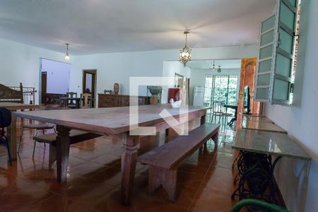 sala de casa de condomínio para alugar com 6 quartos, 788m² em Vila do Ouro, Nova Lima