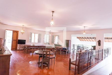 Casa de condomínio à venda com 788m², 6 quartos e 4 vagasSala