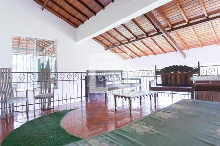 sala pt2 de casa de condomínio para alugar com 6 quartos, 788m² em Vila do Ouro, Nova Lima