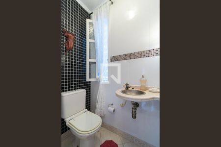 Lavabo de casa para alugar com 4 quartos, 300m² em Vila Assunção, Porto Alegre
