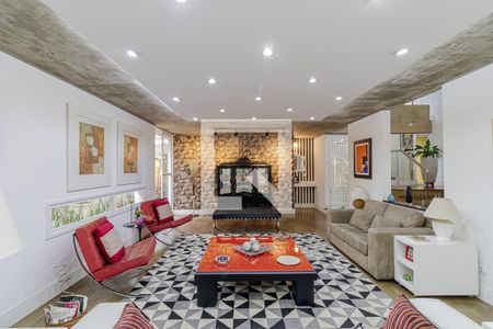 Casa à venda com 356m², 4 quartos e 2 vagasSala de Estar