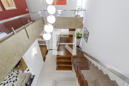 Casa à venda com 356m², 4 quartos e 2 vagasEscadas
