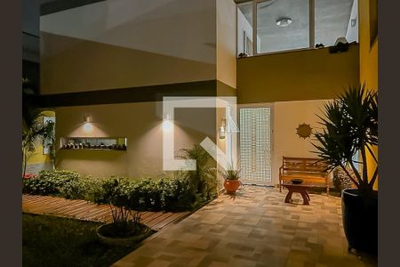 Casa à venda com 356m², 4 quartos e 2 vagasIluminação Noturna