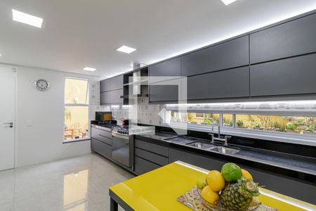 Casa à venda com 356m², 4 quartos e 2 vagasCozinha