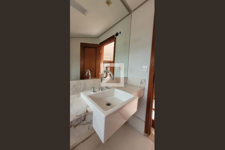 Casa de condomínio à venda com 455m², 5 quartos e 4 vagasBanheiro da Suíte 1