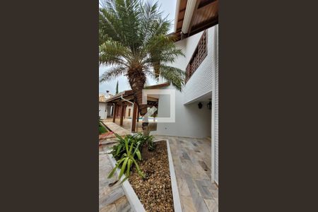 Casa de condomínio à venda com 455m², 5 quartos e 4 vagasQuintal