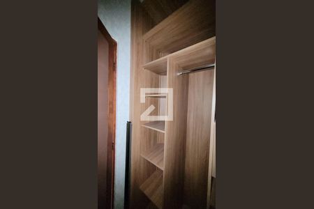 Casa de condomínio à venda com 455m², 5 quartos e 4 vagasCloset