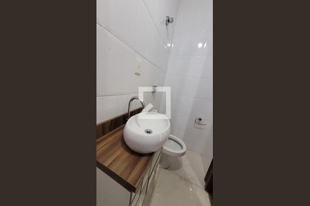 Casa de condomínio à venda com 455m², 5 quartos e 4 vagasBanheiro de serviço