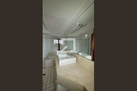 Casa de condomínio à venda com 455m², 5 quartos e 4 vagasbanheiro da suíte master