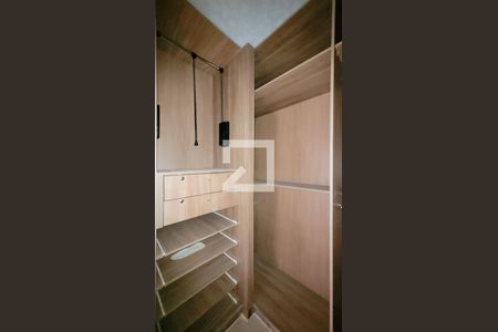 Casa de condomínio à venda com 455m², 5 quartos e 4 vagasCloset