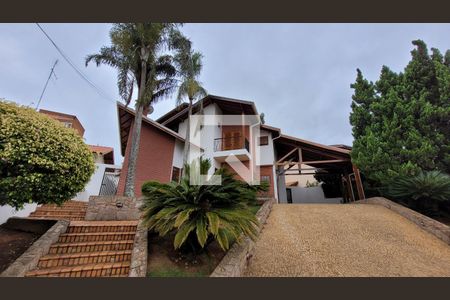 Casa de condomínio à venda com 455m², 5 quartos e 4 vagasFachada