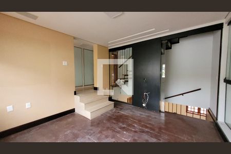 Casa de condomínio à venda com 455m², 5 quartos e 4 vagasSala 3