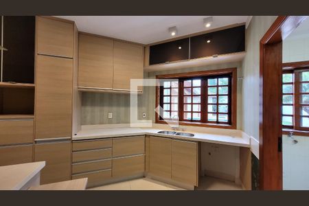 Casa de condomínio à venda com 455m², 5 quartos e 4 vagasCozinha