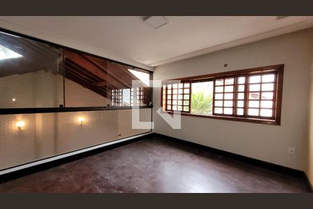 Casa de condomínio à venda com 455m², 5 quartos e 4 vagasSala 3
