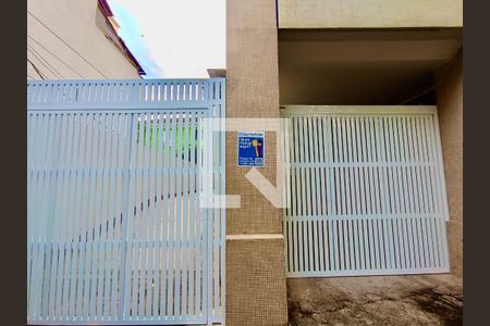 Apartamento para alugar com 69m², 2 quartos e 1 vagaFachada com cartaz QA