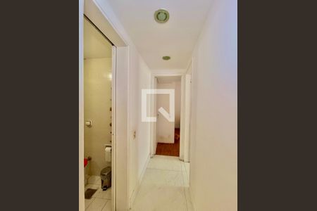 Corredor de apartamento para alugar com 2 quartos, 69m² em Jardim Botânico, Rio de Janeiro