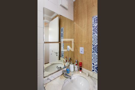 Apartamento à venda com 75m², 3 quartos e 2 vagas Apartamento à venda com 75m², 3 quartos e 2 vagasBanheiro da Suíte