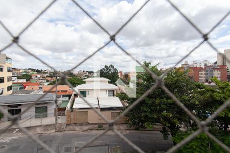 Vista da Sala de apartamento à venda com 2 quartos, 63m² em Heliópolis, Belo Horizonte