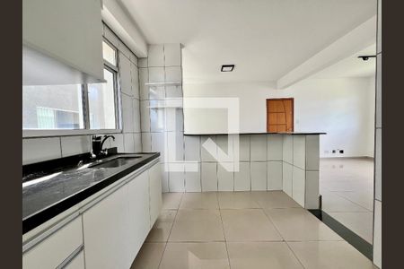 Cozinha  de apartamento à venda com 3 quartos, 84m² em Europa, Contagem