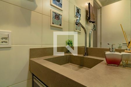 Banheiro  de kitnet/studio para alugar com 1 quarto, 27m² em Vila Clementino, São Paulo