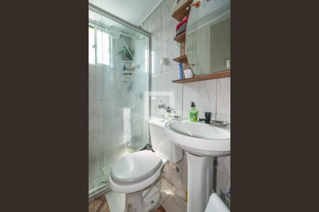 Banheiro de apartamento à venda com 3 quartos, 52m² em Rubem Berta, Porto Alegre