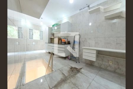 Casa à venda com 200m², 3 quartos e 2 vagasLavanderia Segundo Piso