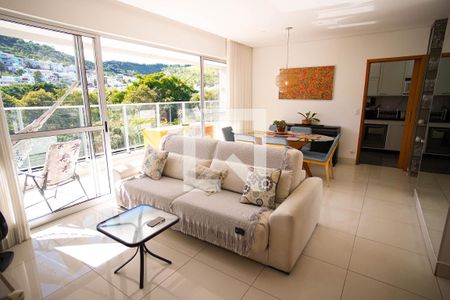 Sala de apartamento à venda com 4 quartos, 120m² em Paquetá, Belo Horizonte