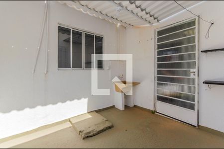 Casa para alugar com 71m², 2 quartos e 2 vagasÁrea de Serviço e Quintal