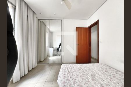 Apartamento à venda com 140m², 4 quartos e 3 vagasQuarto 2