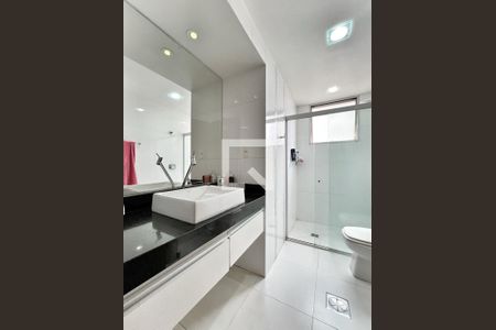 Apartamento à venda com 140m², 4 quartos e 3 vagasBanheiro 2