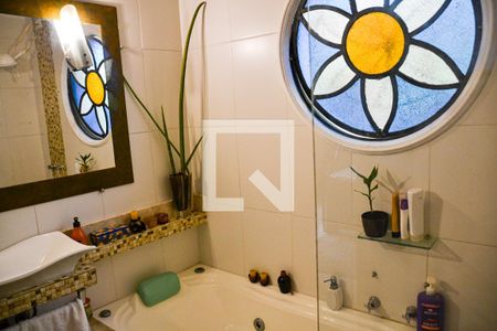 Casa à venda com 389m², 4 quartos e 4 vagasBanheiro