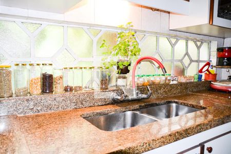 Casa à venda com 389m², 4 quartos e 4 vagasCozinha