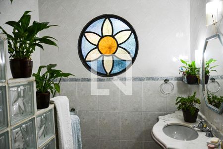 Casa à venda com 389m², 4 quartos e 4 vagasBanheiro